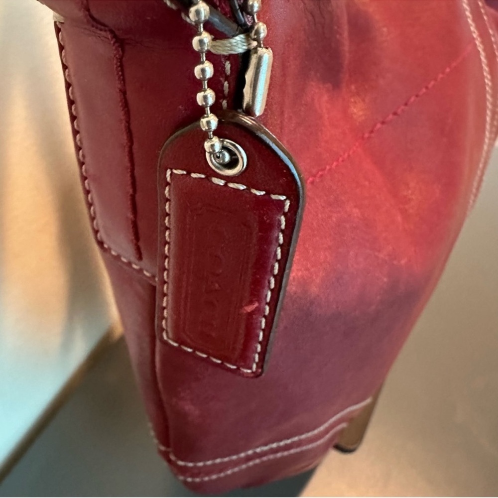 Vintage Y2K Coach Soho style F10907  Red
Leather Hobo (2007) - Picture 5 of 16